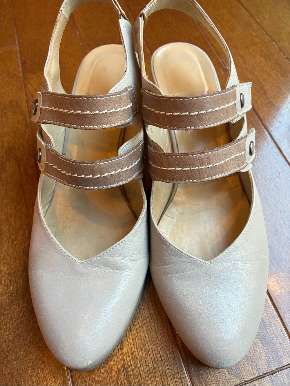 Fidji Women's Two-Tone Leather Strap Flats - Beige and Brown. Size 9.